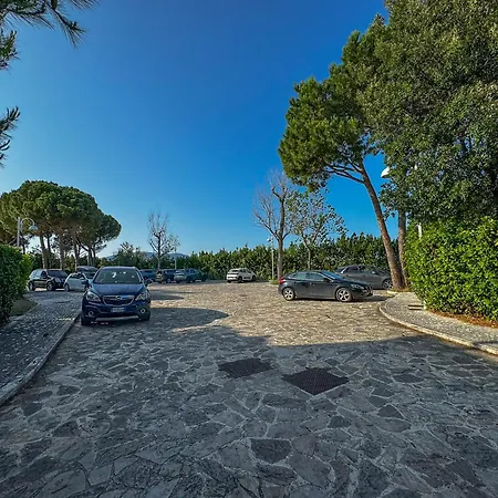 Appartamento Relax, Piscina&balcone Nel By Host Hero *