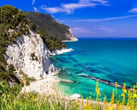 Appartamento Relax, Piscina&balcone Nel By Host Hero *