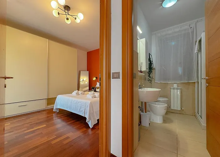 Relax, Pool & Balcony Surrounded By Greenery By Host Hero Apartman Numana